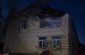 Наслідки ударів по Києву, пошкоджена будівля
