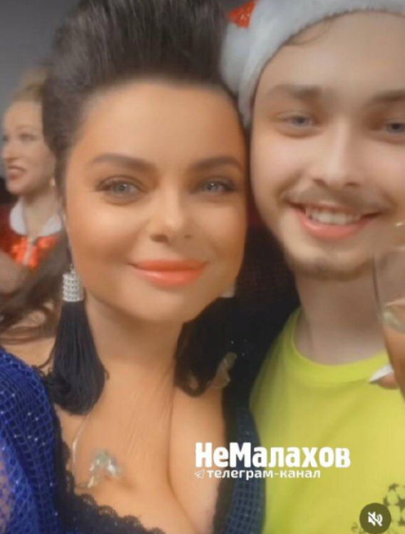Наташа Корольова з сином / скріншот