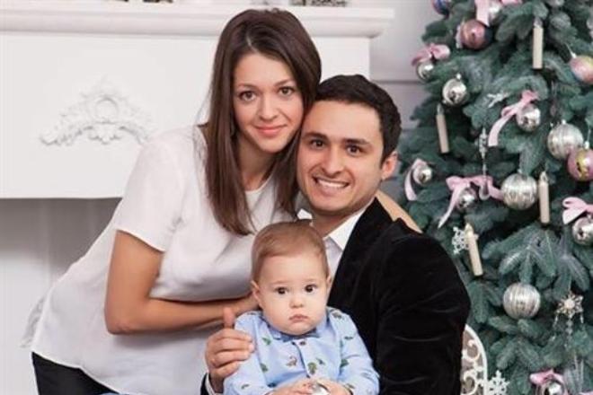 Ігор Ласточкін з дружиною Анною та сином, фото