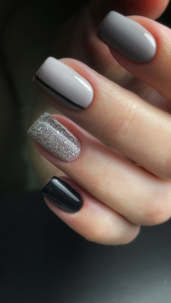 Сірий дизайн нігтів